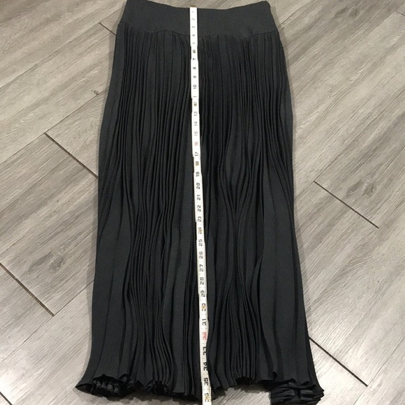 Escada Gray Accordion Pleated Maxi Fancy Skirt - Picture 9 of 10